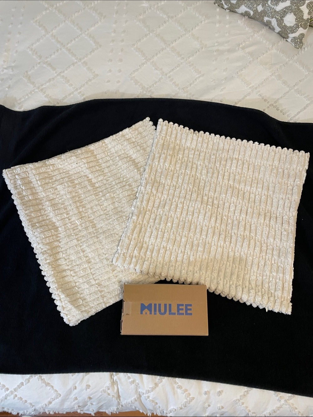 Miulee Cream Textured fuzzy soft Accent Throw Pillow Covers - Set of 2 nwt